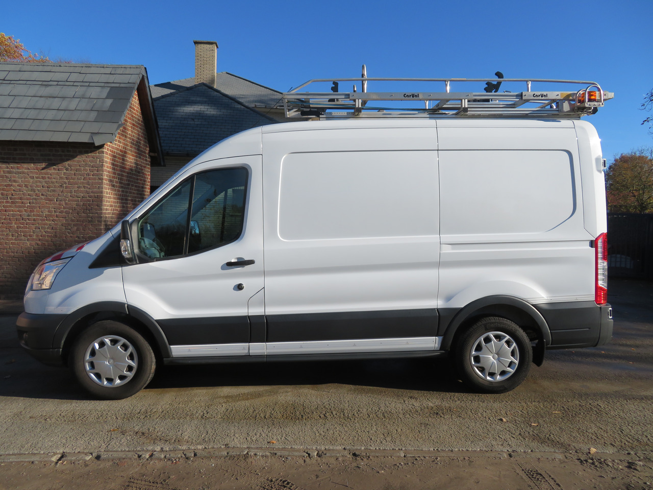 Ford Transit 2.0TDCi L2H2 - Furgon: obrázek 4 Ford Transit 2.0TDCi L2H2 - Furgon: obrázek 4