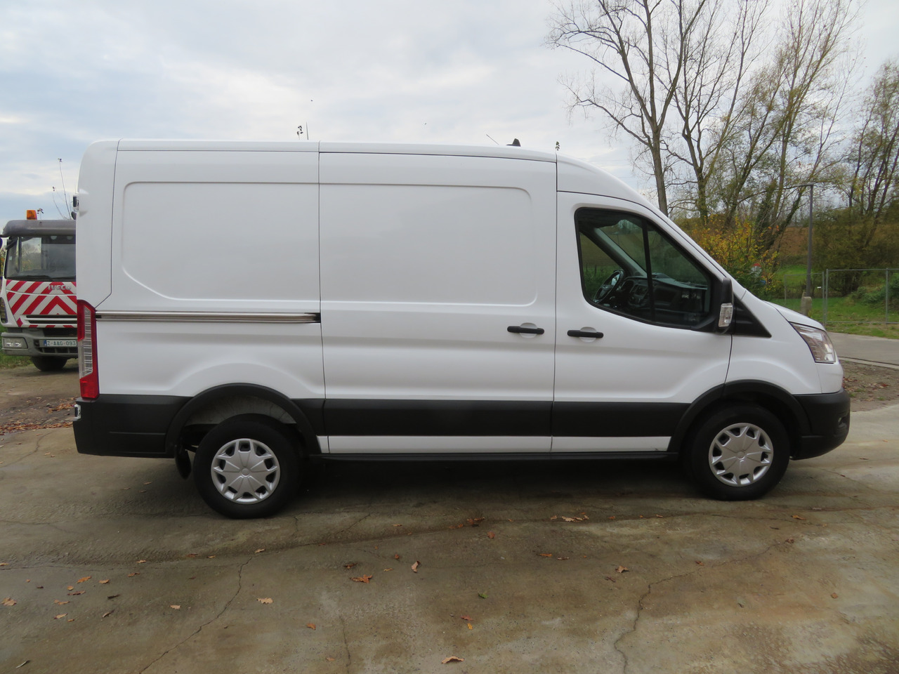 Furgon Ford Transit 2.0TDCi TREND - L2H2: obrázek 8