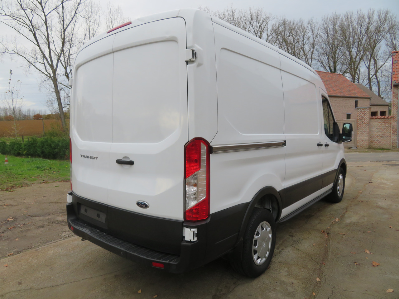 Furgon Ford Transit 2.0TDCi TREND - L2H2: obrázek 7