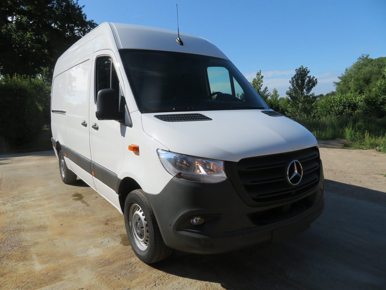 MERCEDES-BENZ Sprinter 317cdi - A2H2 - Furgon: obrázek 1 MERCEDES-BENZ Sprinter 317cdi - A2H2 - Furgon: obrázek 1