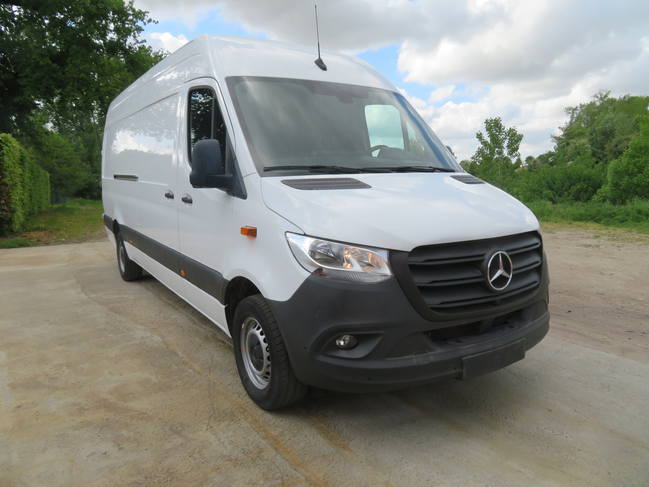 MERCEDES-BENZ Sprinter 317cdi - A3H2 - Furgon: obrázek 1 MERCEDES-BENZ Sprinter 317cdi - A3H2 - Furgon: obrázek 1