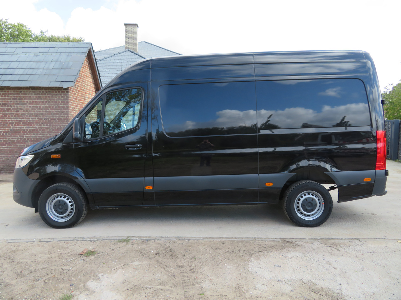 Mercedes-Benz Sprinter 317cdi - A2H2 - Furgon: obrázek 4 Mercedes-Benz Sprinter 317cdi - A2H2 - Furgon: obrázek 4