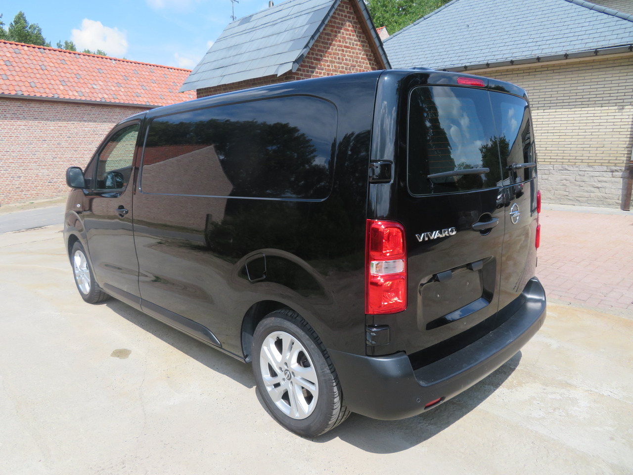 OPEL Vivaro Edition 2.0 Turbo - L2H1 - Malá dodávka: obrázek 5 OPEL Vivaro Edition 2.0 Turbo - L2H1 - Malá dodávka: obrázek 5