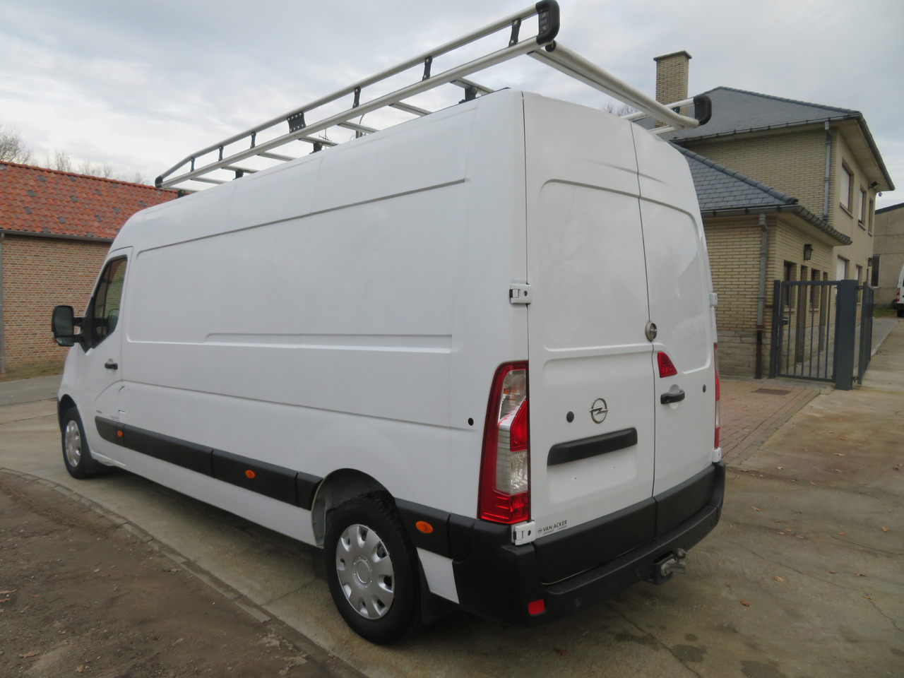 Opel Movano 2.3 CDTI - L3H2 - Furgon: obrázek 5 Opel Movano 2.3 CDTI - L3H2 - Furgon: obrázek 5