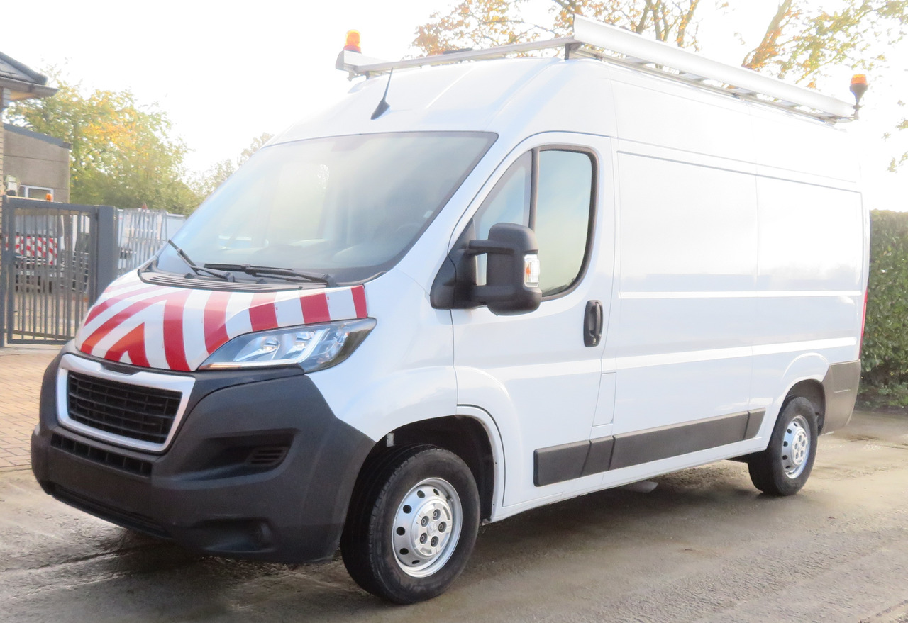 Peugeot Boxer 2.2 BlueHDi - L2H2 - Furgon: obrázek 3 Peugeot Boxer 2.2 BlueHDi - L2H2 - Furgon: obrázek 3