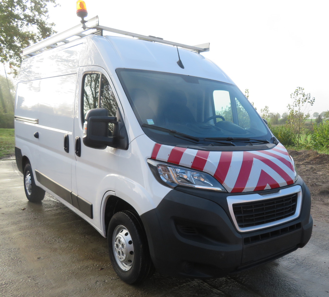 Peugeot Boxer 2.2 BlueHDi - L2H2 - Furgon: obrázek 1 Peugeot Boxer 2.2 BlueHDi - L2H2 - Furgon: obrázek 1