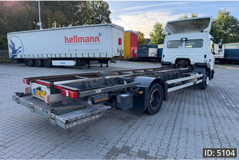 Mercedes-Benz Atego 1318 Day Cab, Euro 6, / BDF / DHOLLANDIA 2000KG - Kontejnérový podvozek/ Výměnná nástavba: obrázek 3 Mercedes-Benz Atego 1318 Day Cab, Euro 6, / BDF / DHOLLANDIA 2000KG - Kontejnérový podvozek/ Výměnná nástavba: obrázek 3