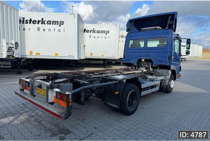 Mercedes-Benz Atego 816 Day Cab, Euro 5, BDF / EPS automatic / standklima / Hydraulic system - Kontejnérový podvozek/ Výměnná nástavba: obrázek 5 Mercedes-Benz Atego 816 Day Cab, Euro 5, BDF / EPS automatic / standklima / Hydraulic system - Kontejnérový podvozek/ Výměnná nástavba: obrázek 5
