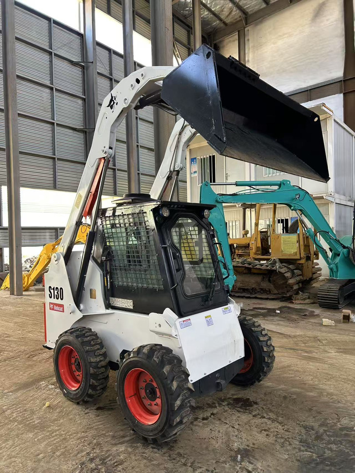 BOBCAT S130 Skid Steer Loader Click for Discount - Smykový nakladač: obrázek 5 BOBCAT S130 Skid Steer Loader Click for Discount - Smykový nakladač: obrázek 5