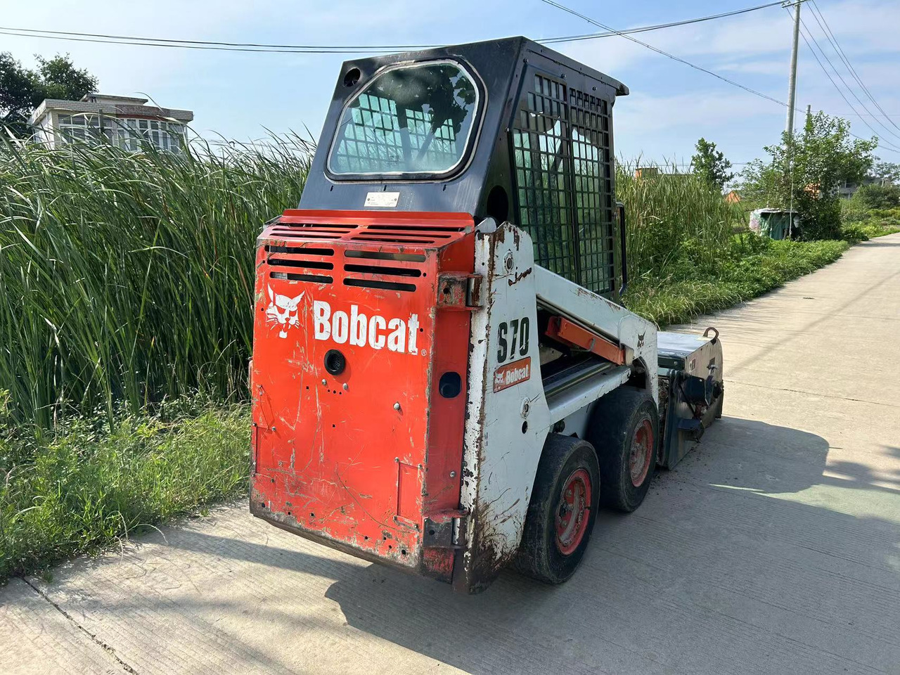 BOBCAT S70 Sliding Sweeper Click for Discount - Smykový nakladač: obrázek 4 BOBCAT S70 Sliding Sweeper Click for Discount - Smykový nakladač: obrázek 4