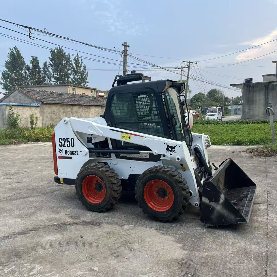 BOBCAT Skid Steer Loader S250 New Condition Hours True - Smykový nakladač: obrázek 5 BOBCAT Skid Steer Loader S250 New Condition Hours True - Smykový nakladač: obrázek 5