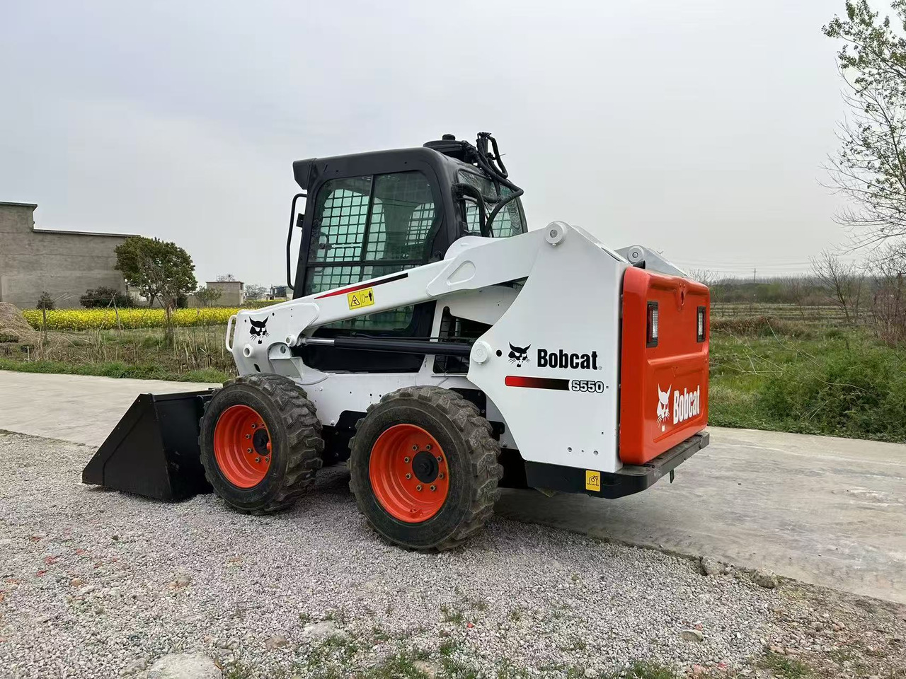 BOBCAT Skid Steer Loader S550 - Smykový nakladač: obrázek 3 BOBCAT Skid Steer Loader S550 - Smykový nakladač: obrázek 3