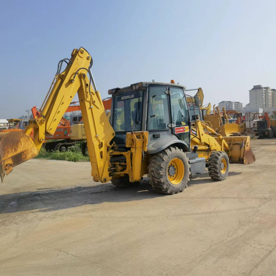 CATERPILLAR 420F - Rýpadlo-nakladač: obrázek 2 CATERPILLAR 420F - Rýpadlo-nakladač: obrázek 2