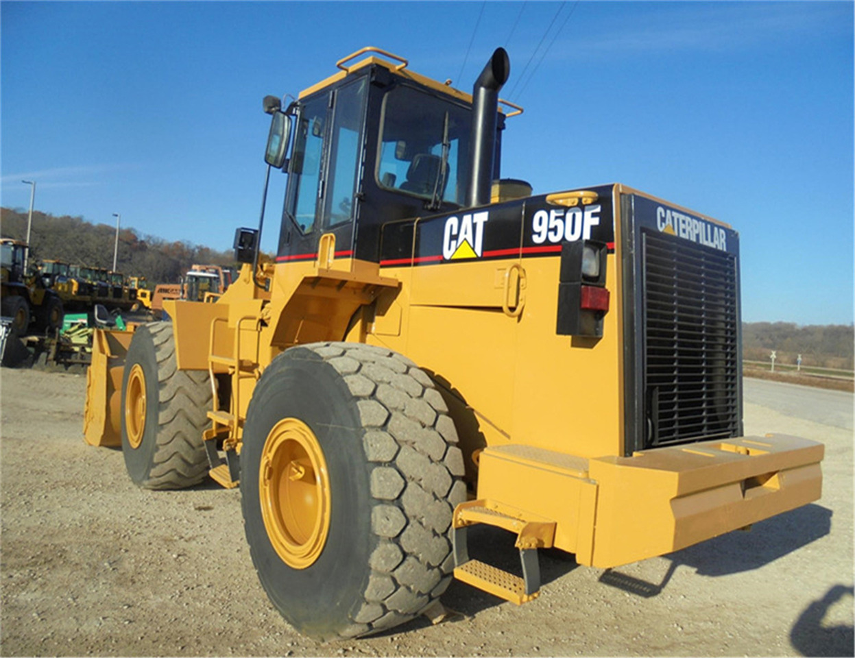 CATERPILLAR 950F - Smykový nakladač: obrázek 1 CATERPILLAR 950F - Smykový nakladač: obrázek 1