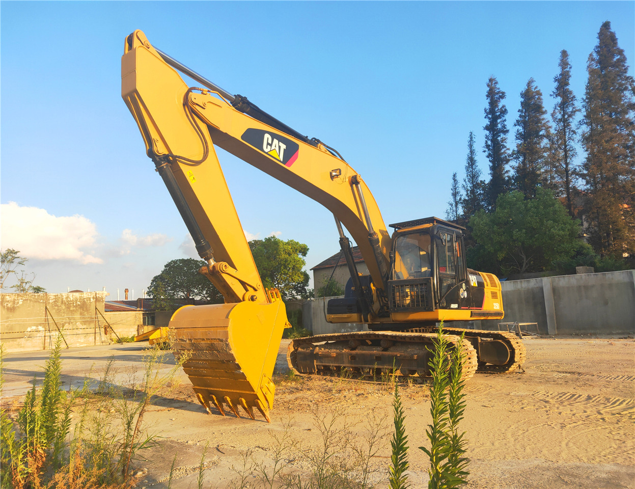 CATERPILLAR Crawler Excavator 325D Good Condition - Pásové rýpadlo: obrázek 1 CATERPILLAR Crawler Excavator 325D Good Condition - Pásové rýpadlo: obrázek 1