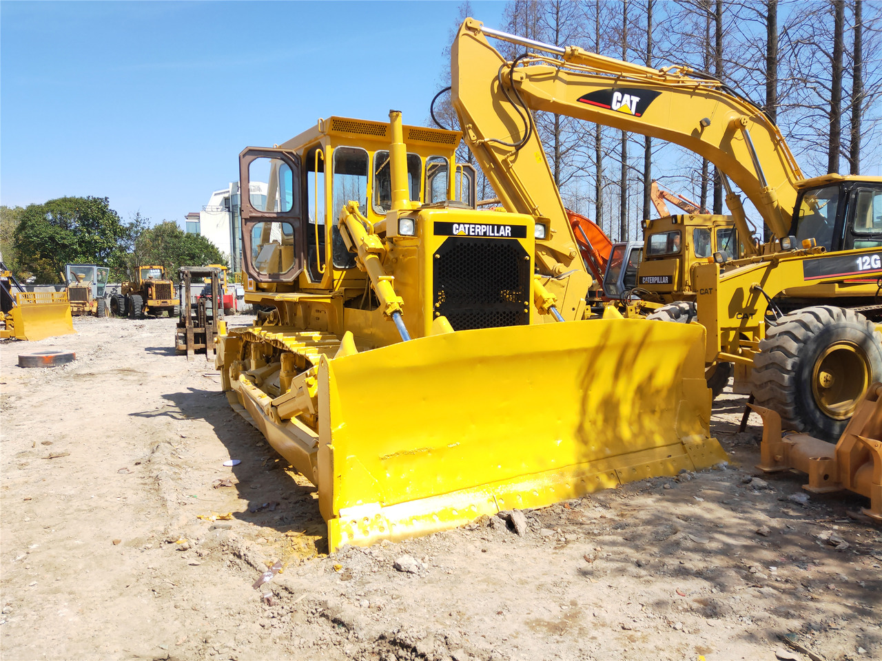 CATERPILLAR D8K - Buldozer: obrázek 2 CATERPILLAR D8K - Buldozer: obrázek 2