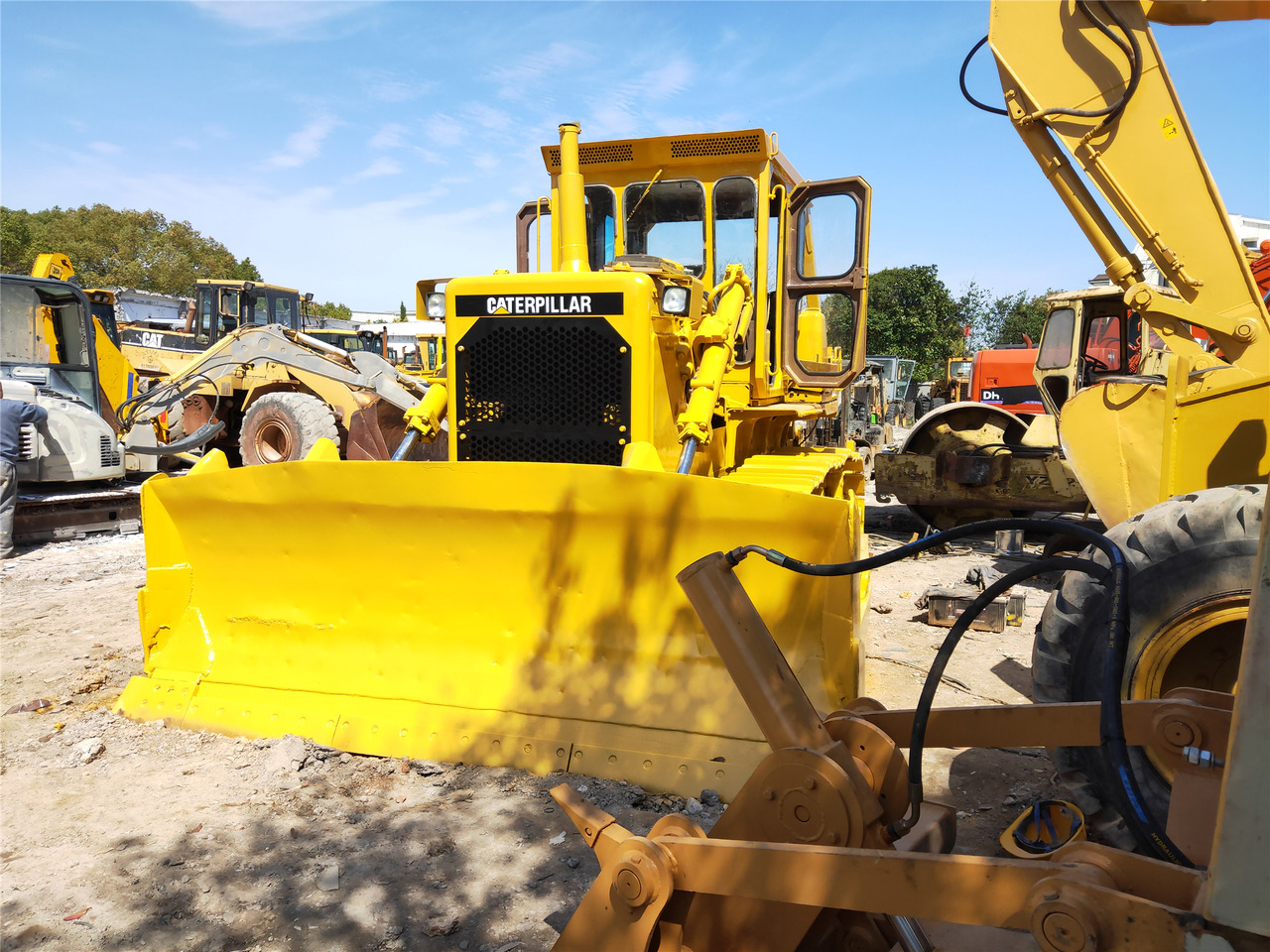 CATERPILLAR D8K - Buldozer: obrázek 1 CATERPILLAR D8K - Buldozer: obrázek 1