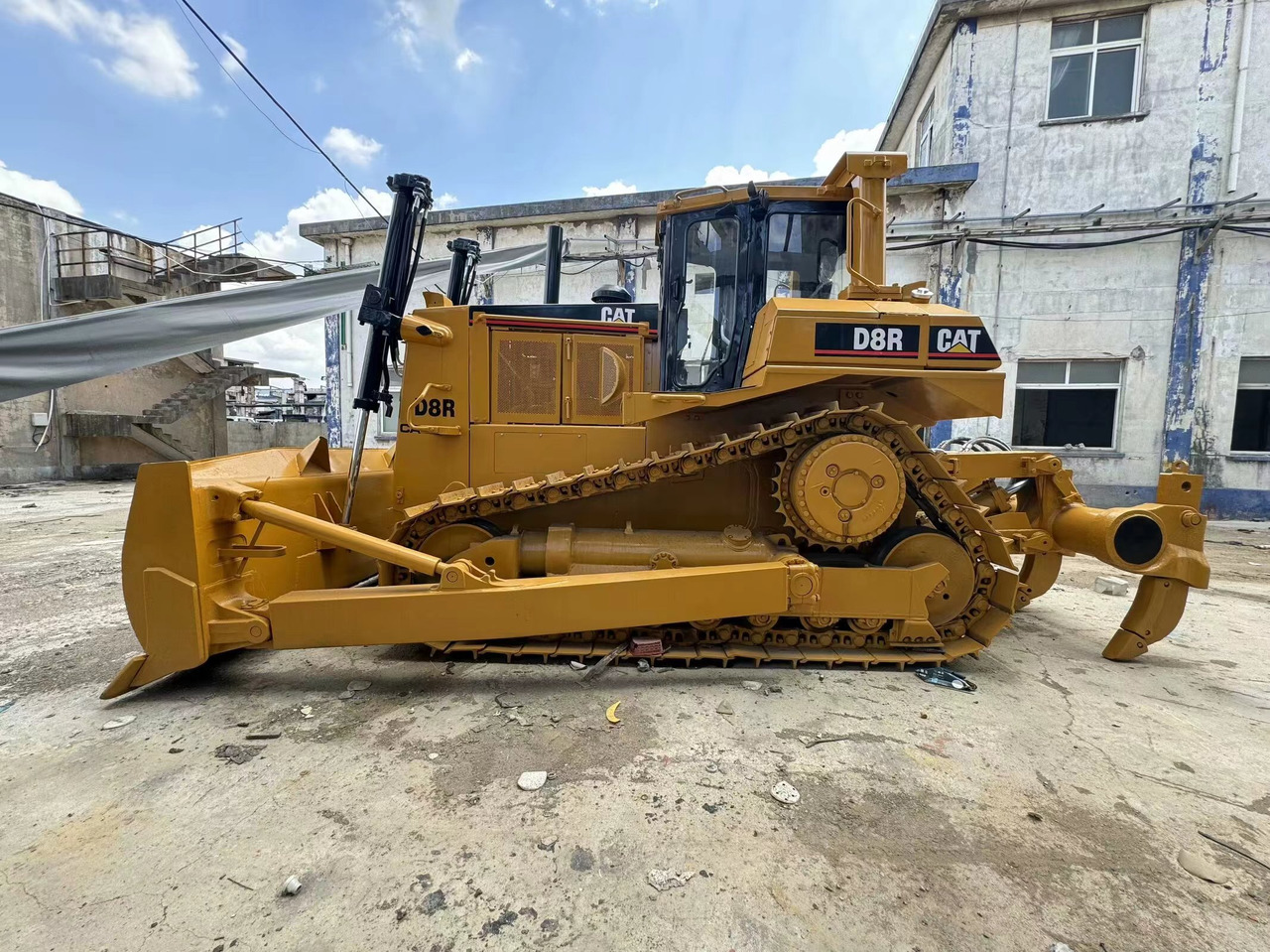 CATERPILLAR D8R Bulldozer Click for Discount - Buldozer: obrázek 1 CATERPILLAR D8R Bulldozer Click for Discount - Buldozer: obrázek 1