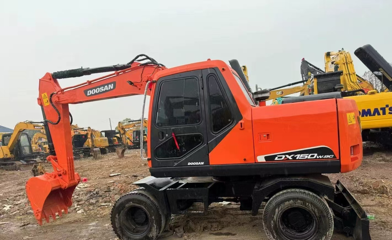 DOOSAN DX150W Wheel Excavator Good Condition - Kolesové rýpadlo: obrázek 2 DOOSAN DX150W Wheel Excavator Good Condition - Kolesové rýpadlo: obrázek 2