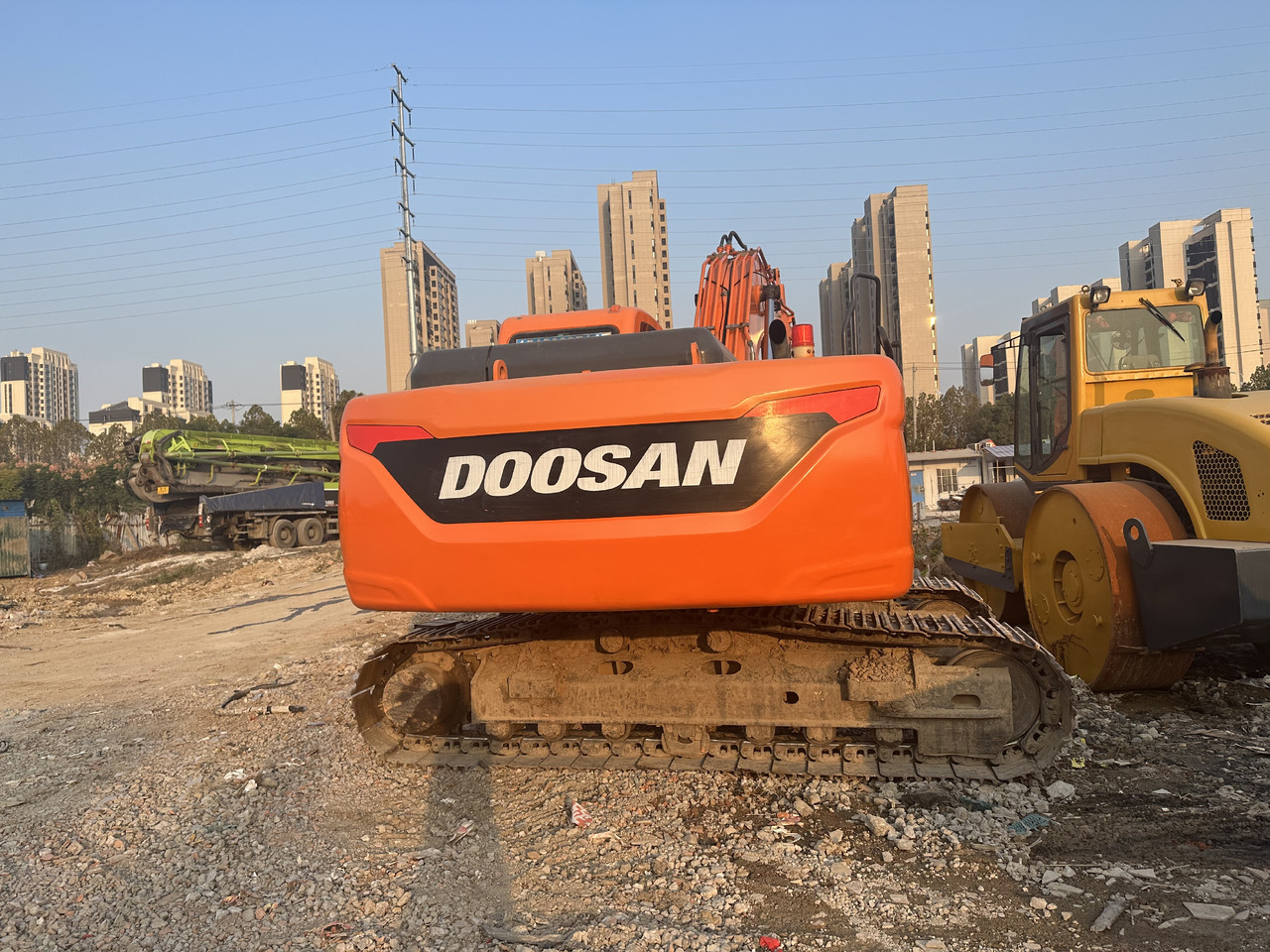 DOOSAN DX220 Crawler Excavator Good Condition - Pásové rýpadlo: obrázek 4 DOOSAN DX220 Crawler Excavator Good Condition - Pásové rýpadlo: obrázek 4