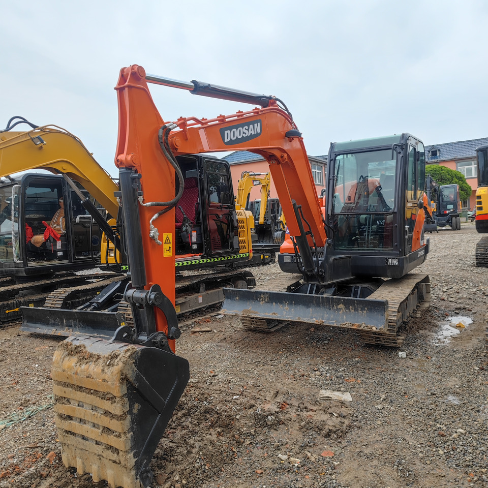 DOOSAN DX60 Mini excavator 6 T - Mini rýpadlo: obrázek 2 DOOSAN DX60 Mini excavator 6 T - Mini rýpadlo: obrázek 2
