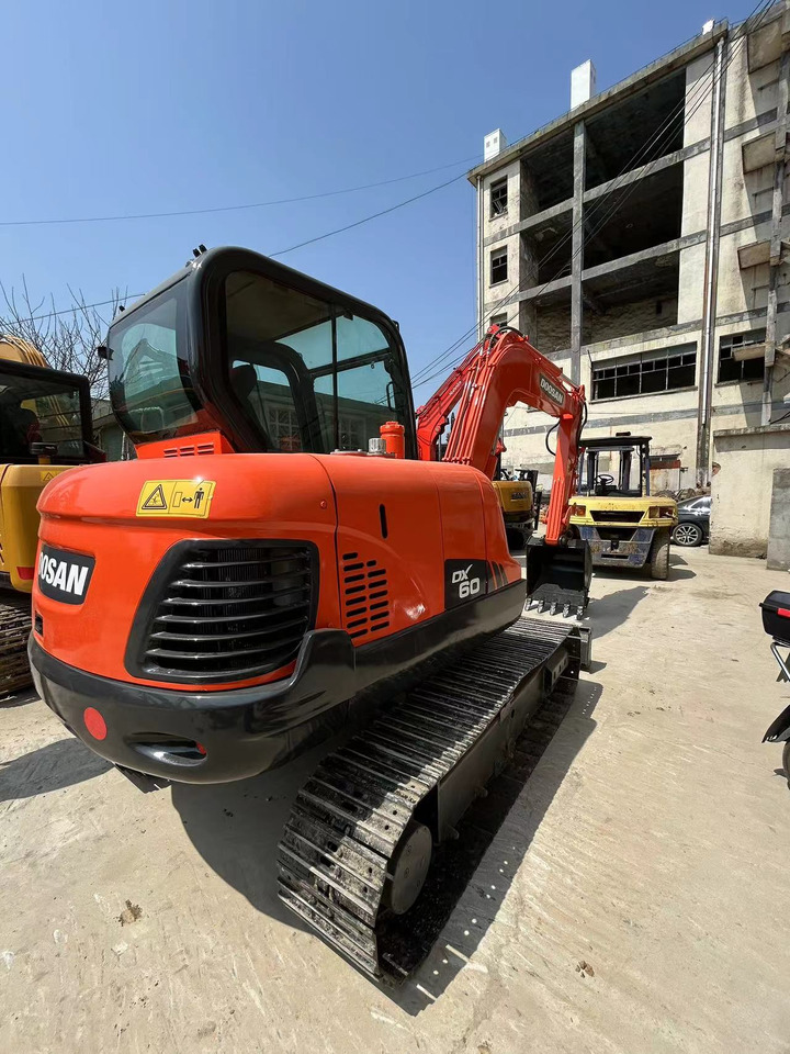 DOOSAN DX60 Mini excavator 6ton - Mini rýpadlo: obrázek 3 DOOSAN DX60 Mini excavator 6ton - Mini rýpadlo: obrázek 3