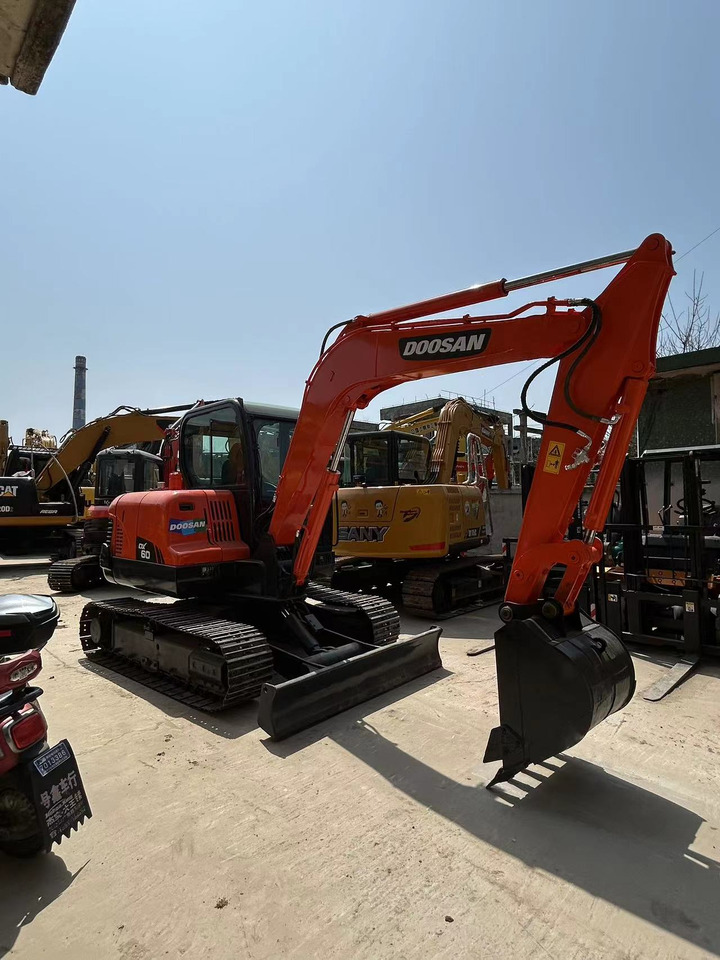 DOOSAN DX60 Mini excavator 6ton - Mini rýpadlo: obrázek 2 DOOSAN DX60 Mini excavator 6ton - Mini rýpadlo: obrázek 2