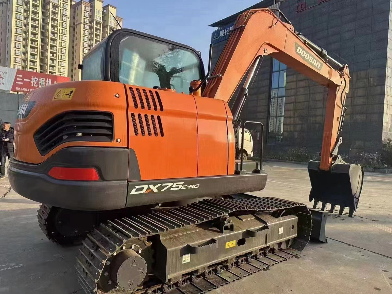 DOOSAN DX75 Mini excavator 7.5 ton - Mini rýpadlo: obrázek 4 DOOSAN DX75 Mini excavator 7.5 ton - Mini rýpadlo: obrázek 4
