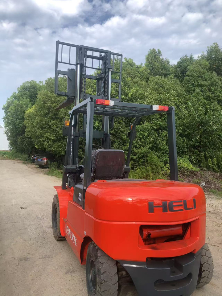 HELI 5Ton Forklift - Dieselový vysokozdvižný vozík: obrázek 3 HELI 5Ton Forklift - Dieselový vysokozdvižný vozík: obrázek 3