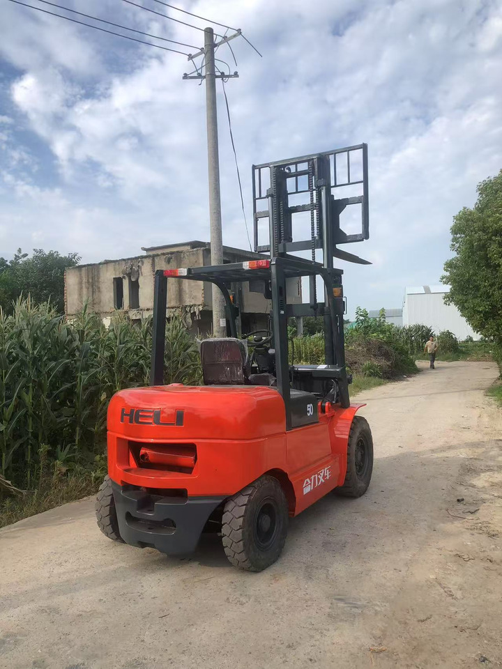 HELI 5Ton Forklift - Dieselový vysokozdvižný vozík: obrázek 2 HELI 5Ton Forklift - Dieselový vysokozdvižný vozík: obrázek 2
