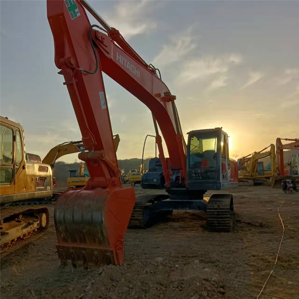 HITACHI ZX210 - Pásové rýpadlo: obrázek 3 HITACHI ZX210 - Pásové rýpadlo: obrázek 3