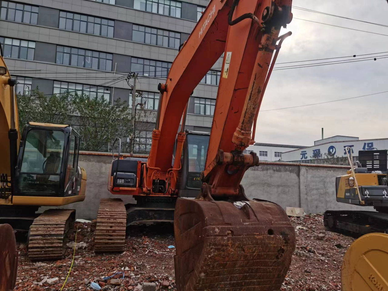 HITACHI ZX270 - Pásové rýpadlo: obrázek 4 HITACHI ZX270 - Pásové rýpadlo: obrázek 4