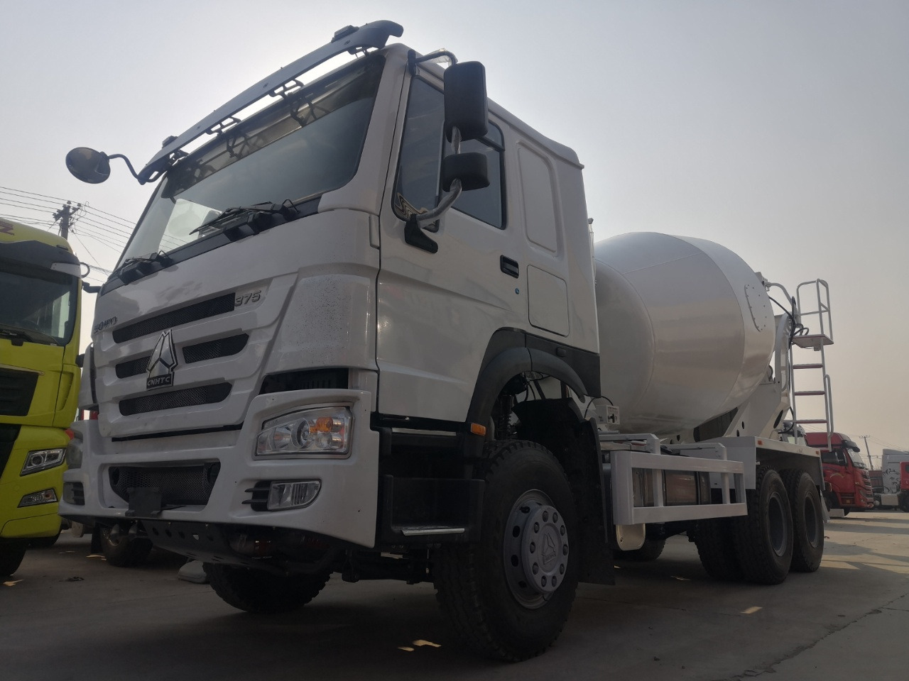HOWO 10Cube Cement Mixer Truck 6*4 Click Here for Discount - Autodomíchávač: obrázek 2 HOWO 10Cube Cement Mixer Truck 6*4 Click Here for Discount - Autodomíchávač: obrázek 2