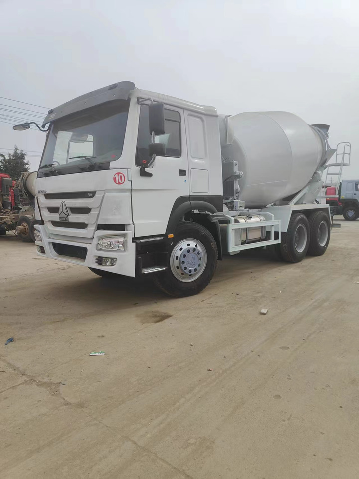 HOWO 375 Cement Mixer Truck 6*4 - Autodomíchávač: obrázek 1 HOWO 375 Cement Mixer Truck 6*4 - Autodomíchávač: obrázek 1