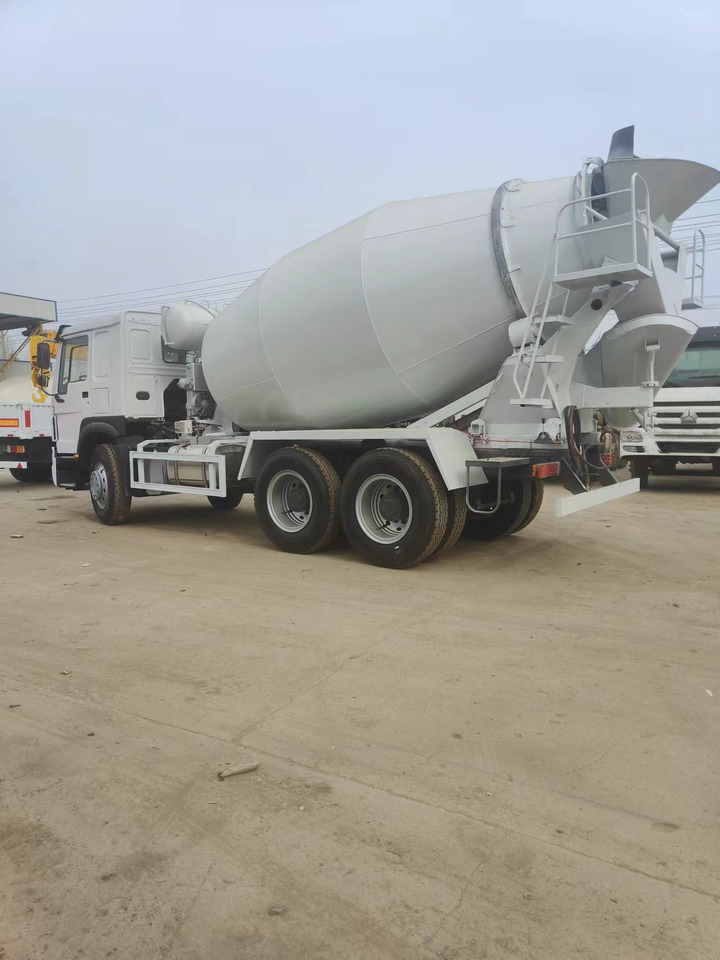 HOWO 375 Cement Mixer Truck 6*4 - Autodomíchávač: obrázek 4 HOWO 375 Cement Mixer Truck 6*4 - Autodomíchávač: obrázek 4