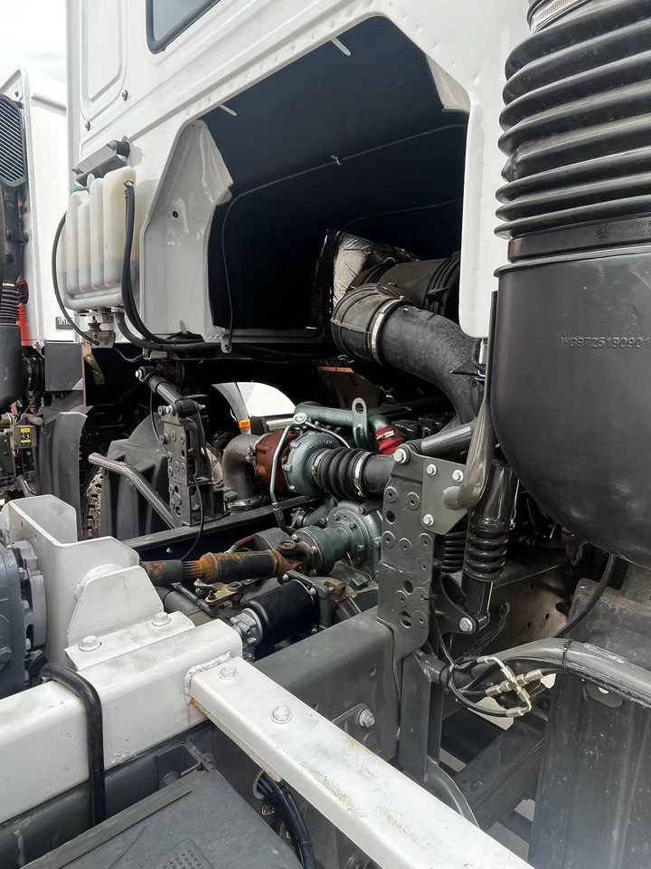 HOWO Cement Mixer Truck 12cube Click Here for Discount - Autodomíchávač: obrázek 2 HOWO Cement Mixer Truck 12cube Click Here for Discount - Autodomíchávač: obrázek 2