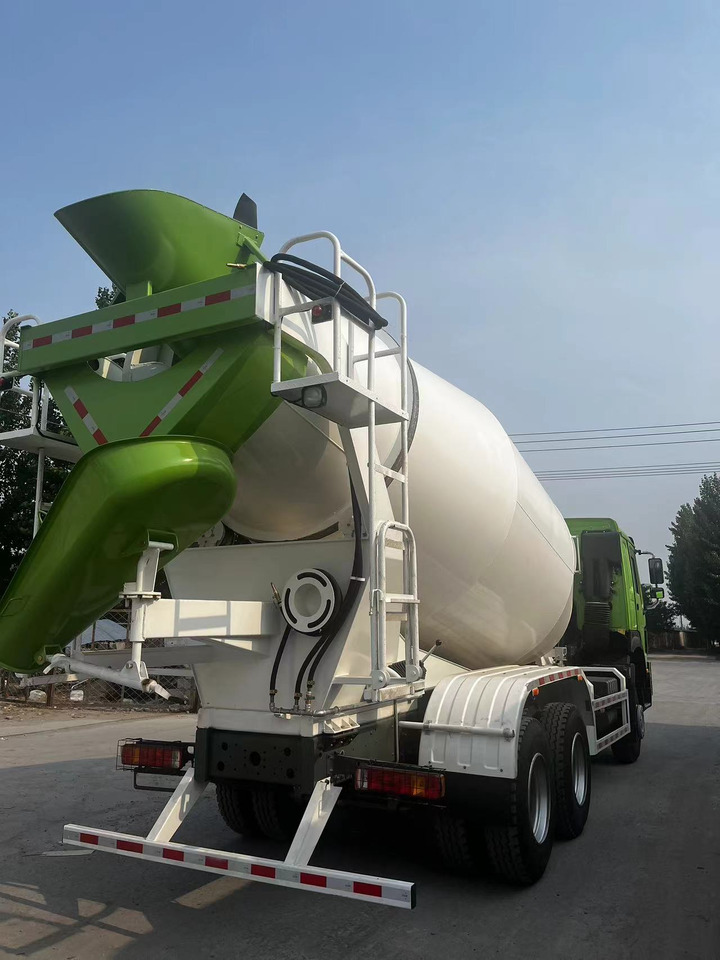 HOWO Cement Mixer Truck 6*4 - Autodomíchávač: obrázek 4 HOWO Cement Mixer Truck 6*4 - Autodomíchávač: obrázek 4