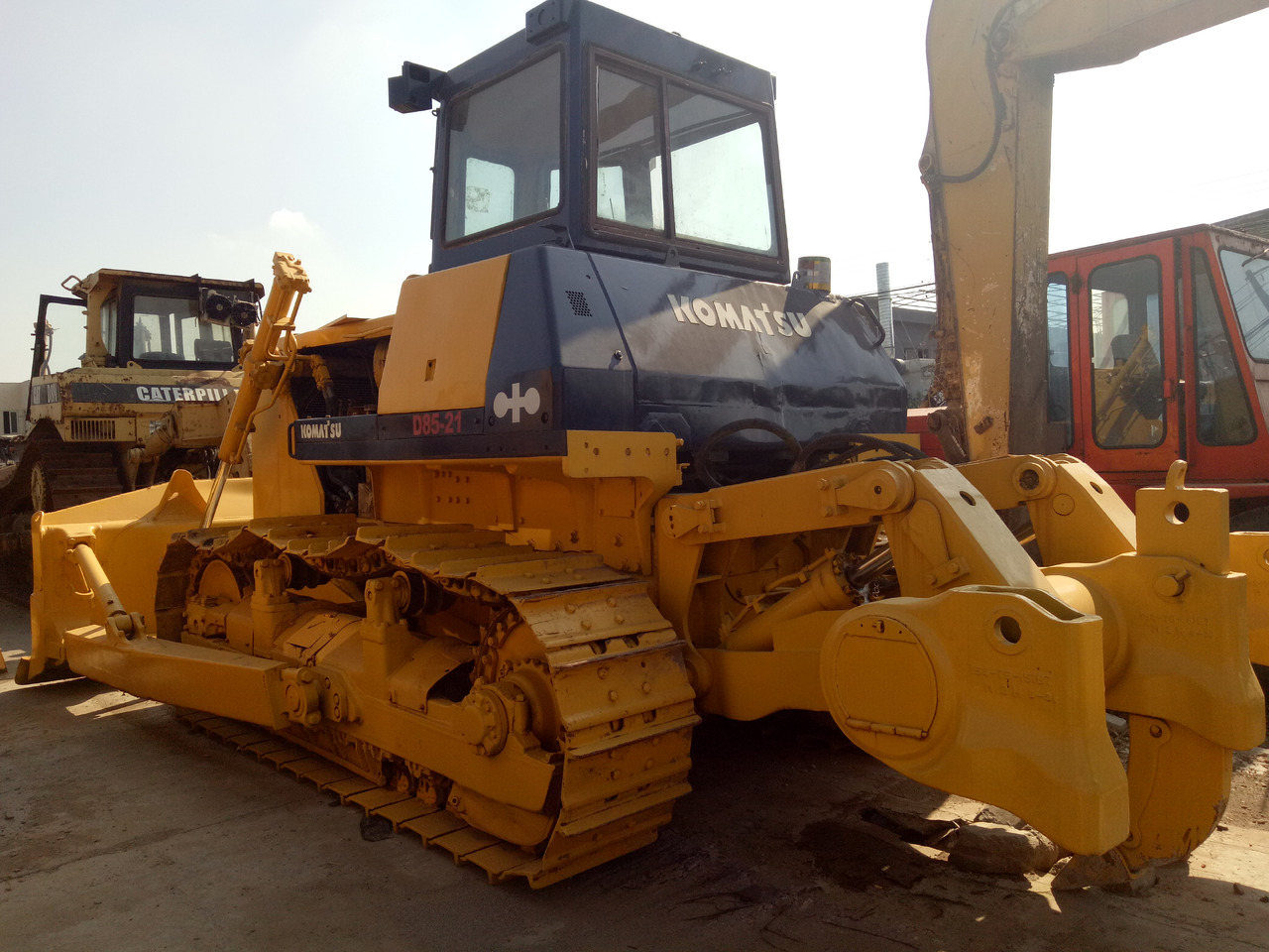 KOMATSU D85 - Buldozer: obrázek 2 KOMATSU D85 - Buldozer: obrázek 2