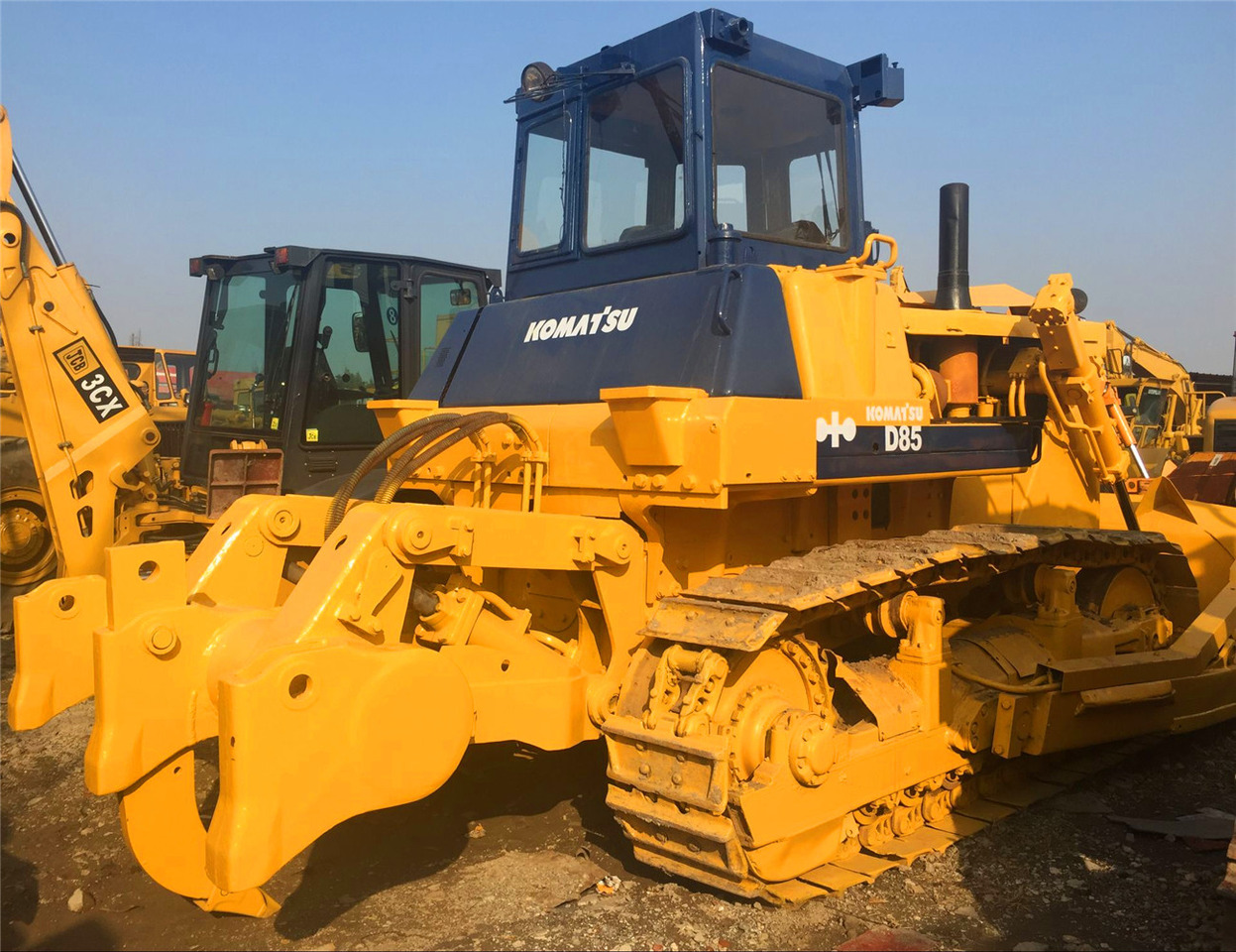KOMATSU D85P - Buldozer: obrázek 1 KOMATSU D85P - Buldozer: obrázek 1