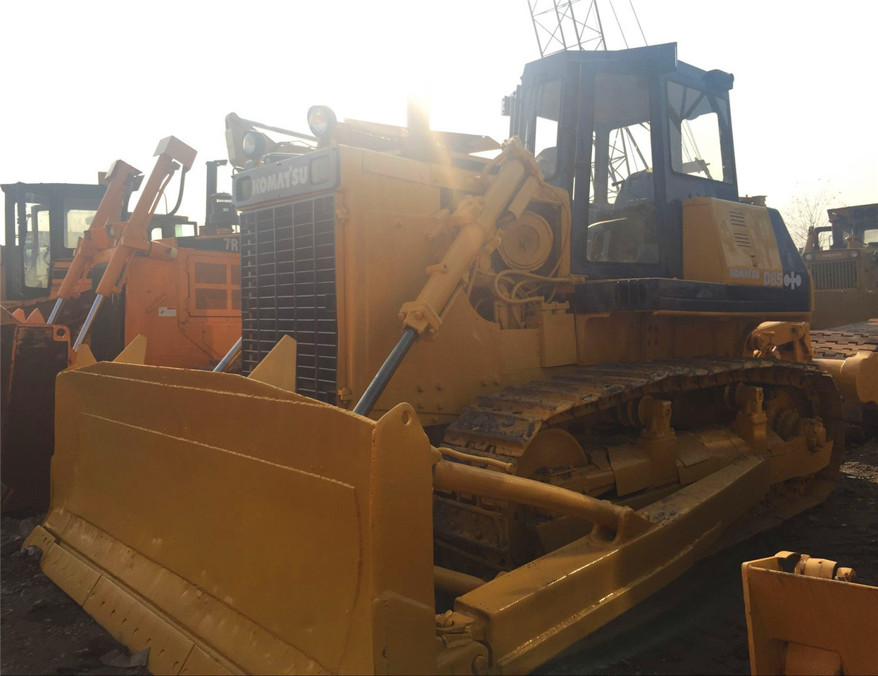 KOMATSU D85P - Buldozer: obrázek 3 KOMATSU D85P - Buldozer: obrázek 3