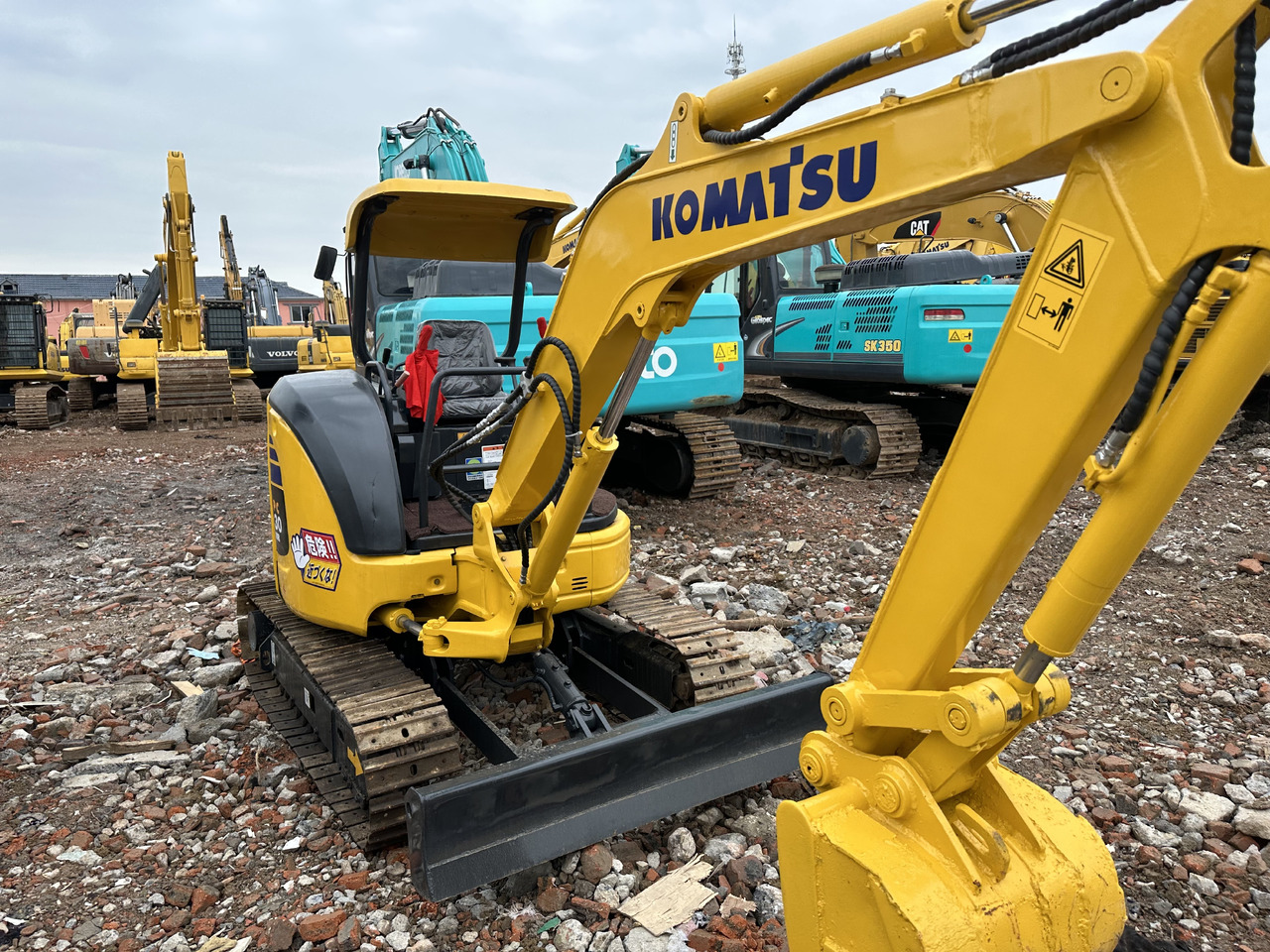 KOMATSU Mini Excavator PC30 Powerful and Efficient Yanmar Engine - Mini rýpadlo: obrázek 4 KOMATSU Mini Excavator PC30 Powerful and Efficient Yanmar Engine - Mini rýpadlo: obrázek 4