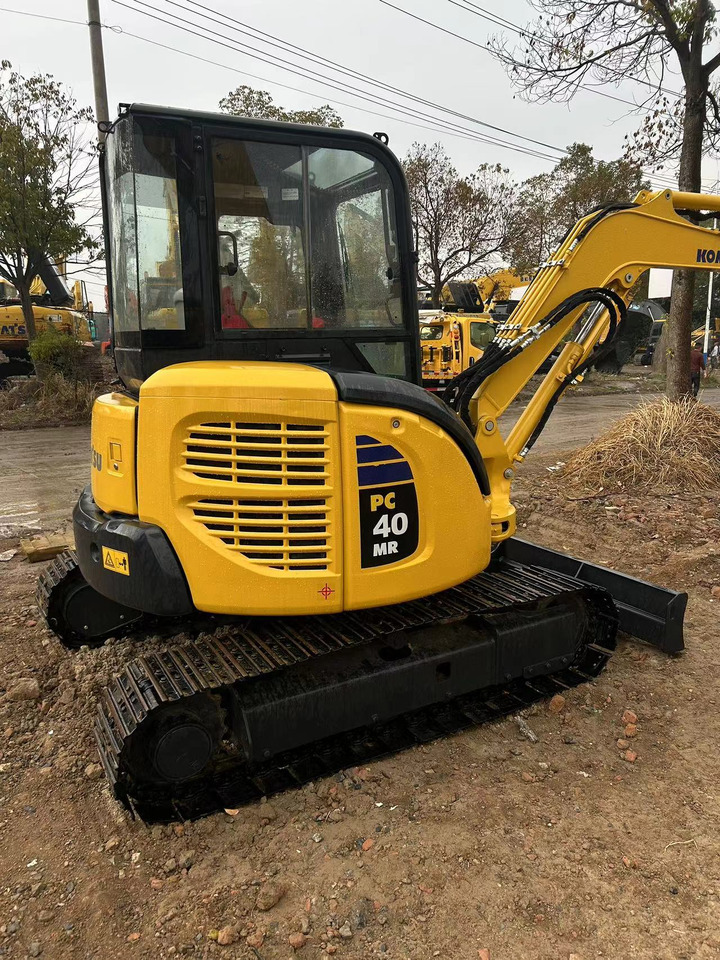 KOMATSU Mini Excavator PC40 With Enclosed Cab - Mini rýpadlo: obrázek 4 KOMATSU Mini Excavator PC40 With Enclosed Cab - Mini rýpadlo: obrázek 4