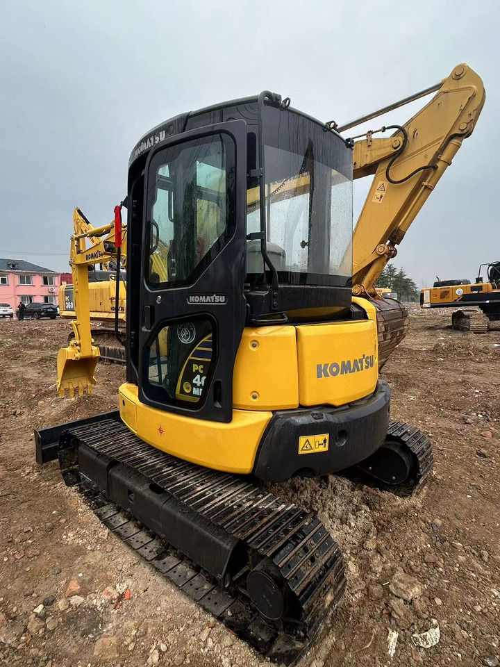 KOMATSU Mini Excavator PC40 With Enclosed Cab - Mini rýpadlo: obrázek 3 KOMATSU Mini Excavator PC40 With Enclosed Cab - Mini rýpadlo: obrázek 3