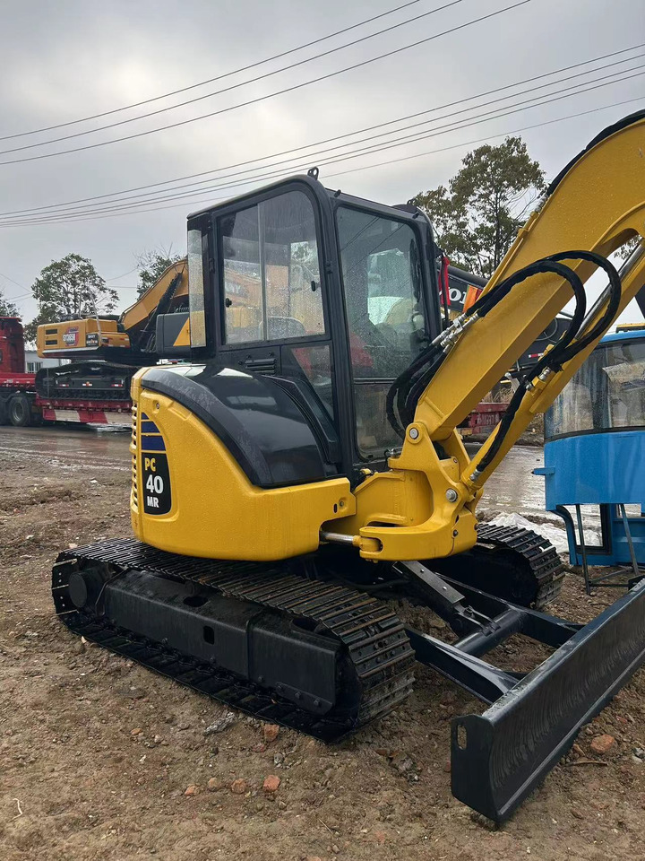 KOMATSU Mini Excavator PC40 With Enclosed Cab - Mini rýpadlo: obrázek 5 KOMATSU Mini Excavator PC40 With Enclosed Cab - Mini rýpadlo: obrázek 5