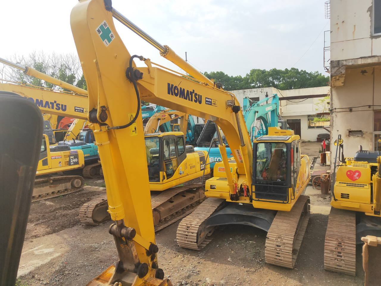 KOMATSU PC200L - Pásové rýpadlo: obrázek 2 KOMATSU PC200L - Pásové rýpadlo: obrázek 2