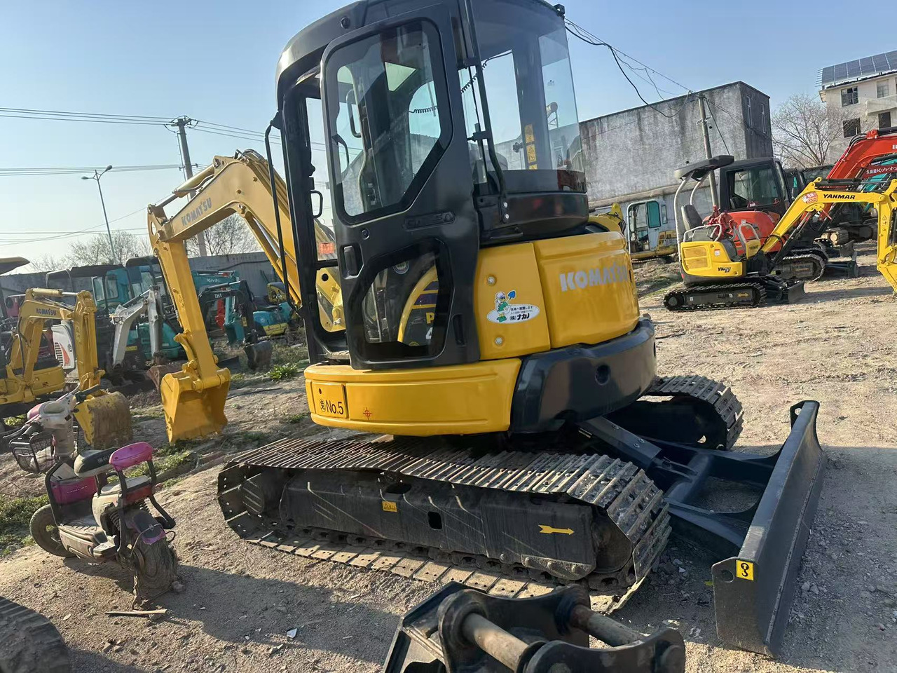KOMATSU PC40MR - Pásové rýpadlo: obrázek 4 KOMATSU PC40MR - Pásové rýpadlo: obrázek 4