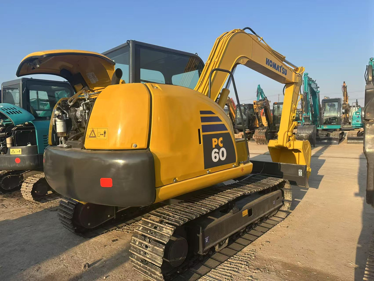 KOMATSU PC60 - Pásové rýpadlo: obrázek 3 KOMATSU PC60 - Pásové rýpadlo: obrázek 3