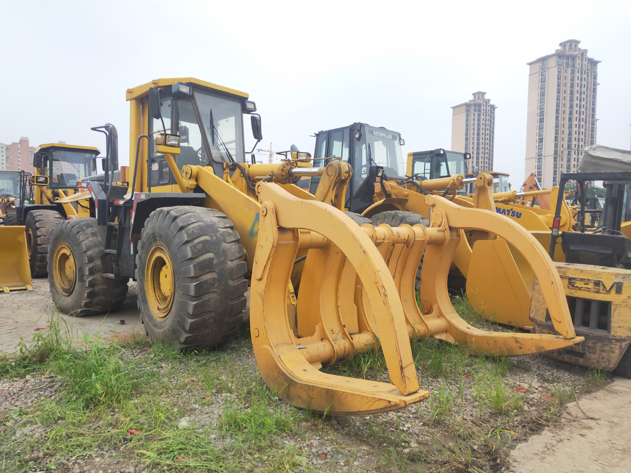 KOMATSU Wheel WA470-3 With a fork - Kolový nakladač: obrázek 1 KOMATSU Wheel WA470-3 With a fork - Kolový nakladač: obrázek 1