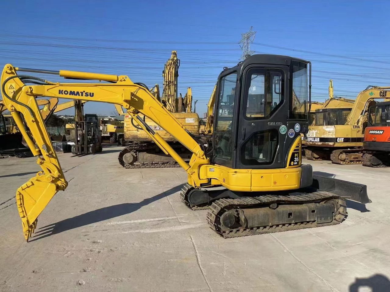 Komatsu PC35 - Pásové rýpadlo: obrázek 4 Komatsu PC35 - Pásové rýpadlo: obrázek 4