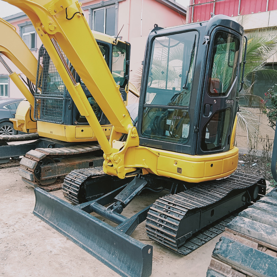 Komatsu PC40 - Pásové rýpadlo: obrázek 4 Komatsu PC40 - Pásové rýpadlo: obrázek 4